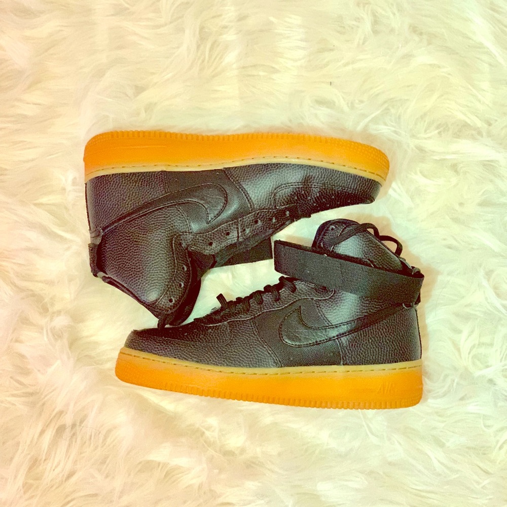 NIKE AIR FORCE 1 HIGH BLACK-GUM MED BROWN